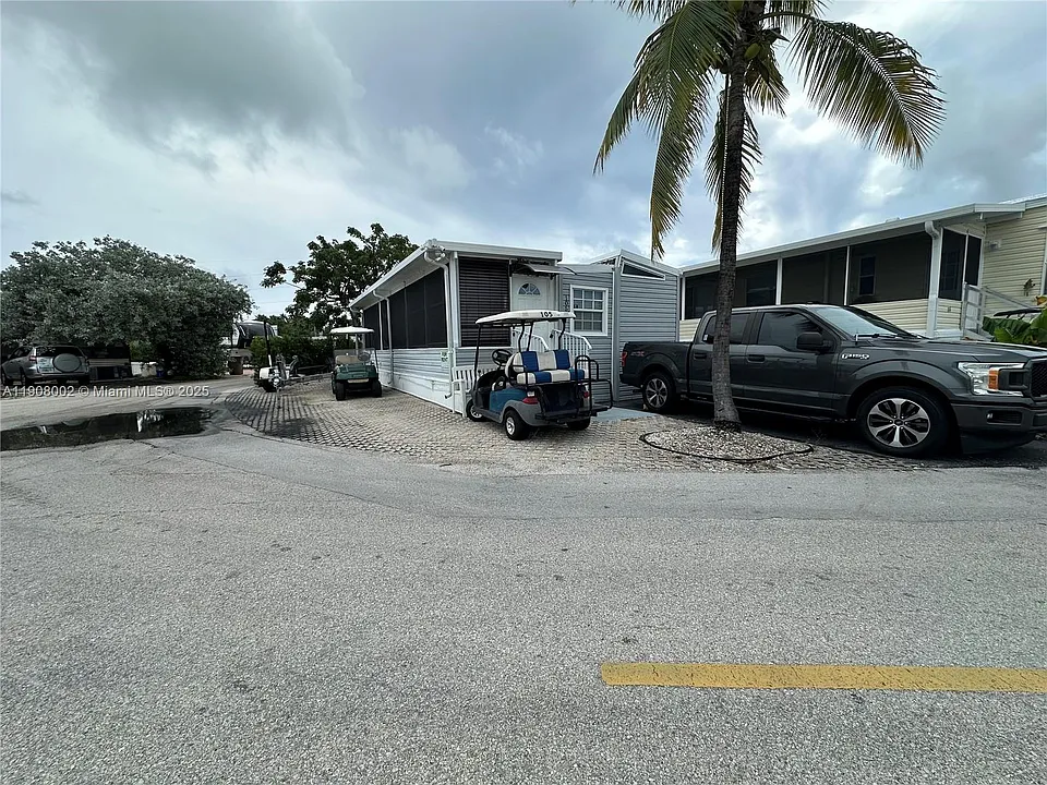 65821 Overseas Hwy #105