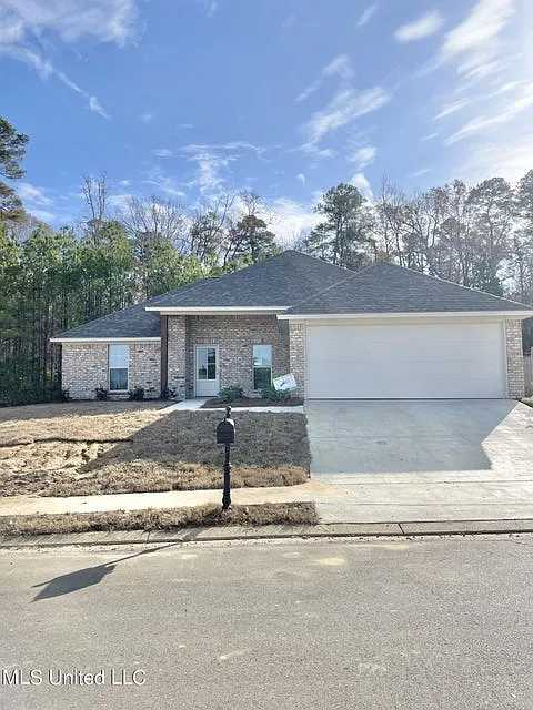 4 bed, 1600 sqft, $2,250 — Photo 1