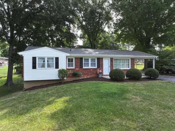 127 Debbie Ln, Danville, VA 24540