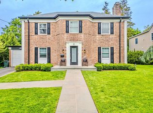 8 Stuyvesant Place, Lawrence, NY