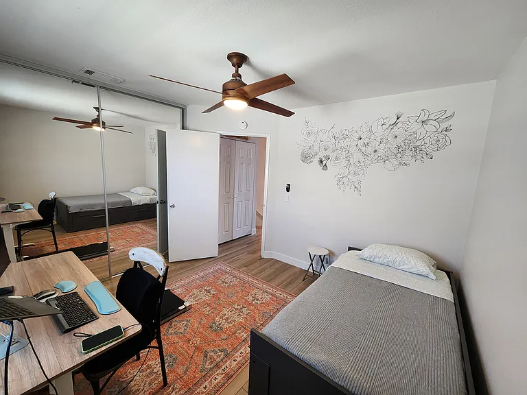 4517 College Way #L — Photo 8