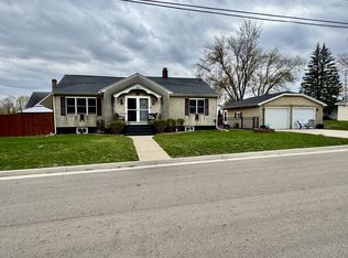 914 8th St, Peru, IL 61354