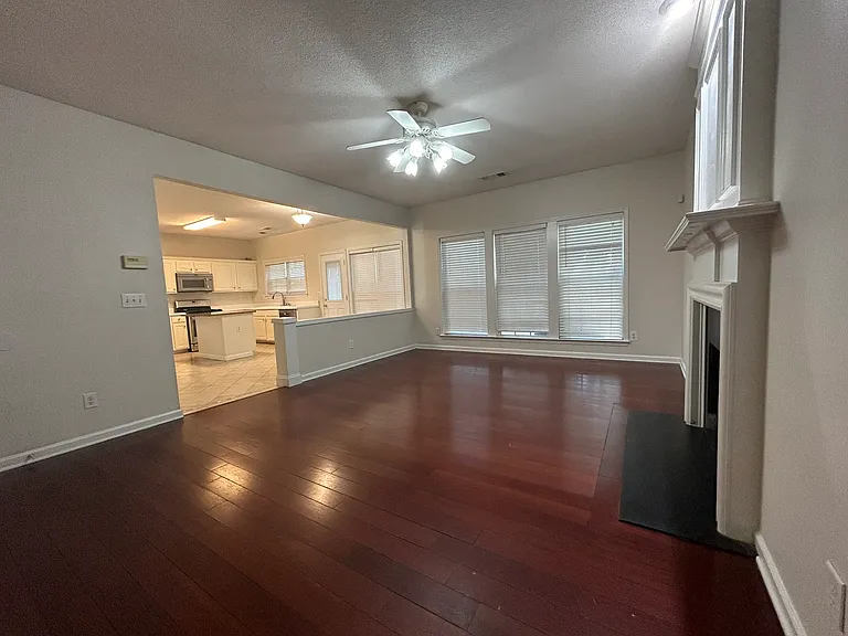 180 Sessingham Ln — Photo 19