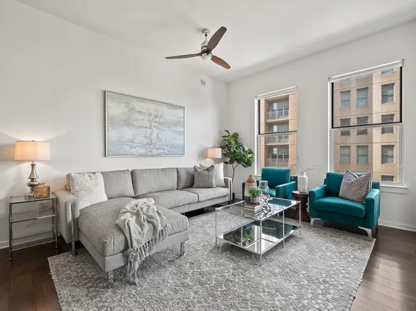 2323 N Houston St APT 403, Dallas, TX 75219