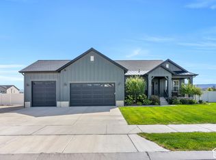 4822 N Canaan Peak Dr, Eagle Mountain, UT 84005