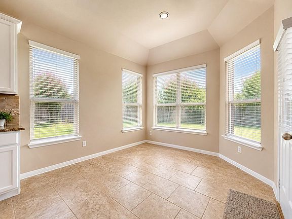 5th image of 13707 Contour Ct