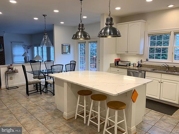 5th image of 6302 Walden Woods Ct