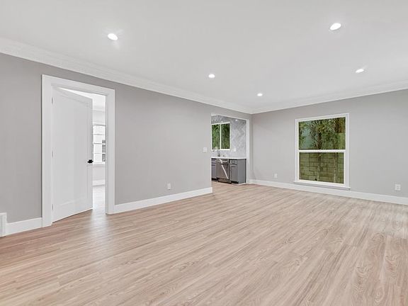 4th image of 642 Hauser Blvd #646.5
