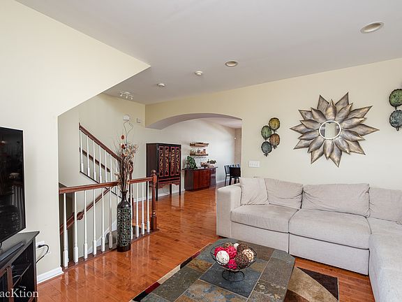 3rd image of 1006 Bradford Dr