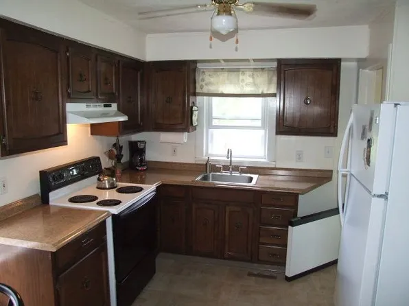 8513 Lake Shore Blvd, Mentor, OH 44060