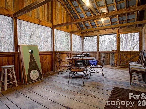 5th image of 347 Blackberry Inn Rd