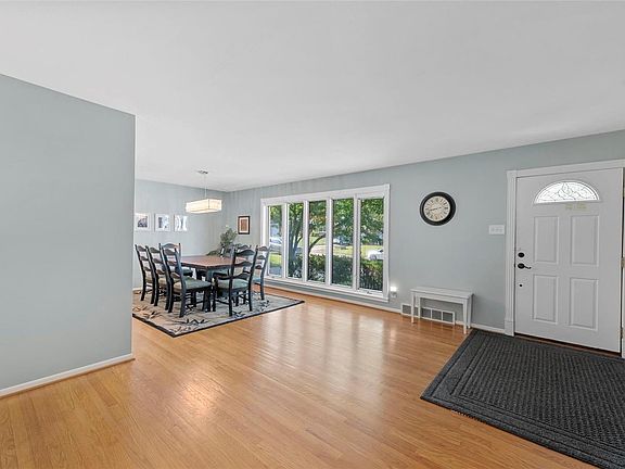 3rd image of 6008 Pebble Hill Dr