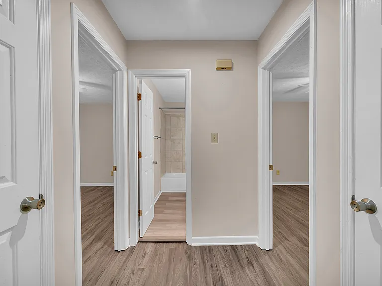 153 Creekwood Dr — Photo 8