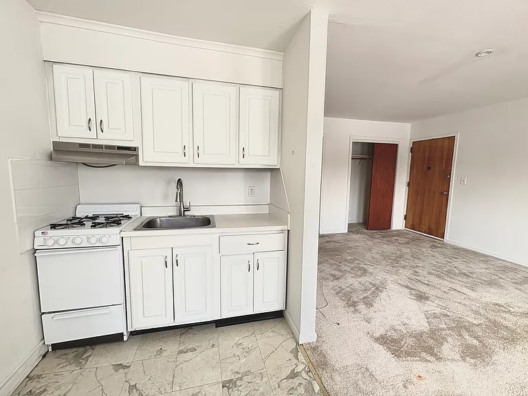 Lynn Apartments — Photo 10