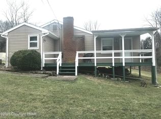 106 Place Ln, East Stroudsburg, PA 18301