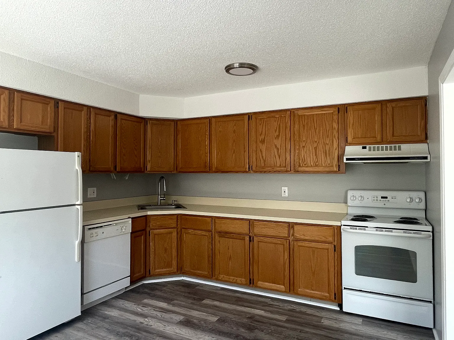 Marshfield Apartments — Photo 3