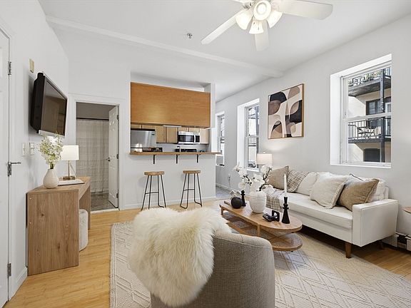 4th image of 330 Summit Ave Unit 104