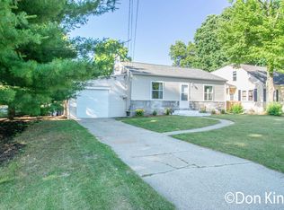 865 Foster Ct NE, Grand Rapids, MI