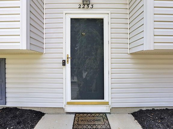 4th image of 2253 Topaz Dr
