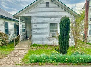 613 Pine St, Clifton Forge, VA 24422