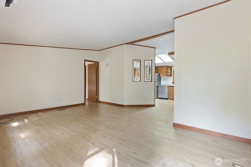 4th image of 19116 21st Street SW