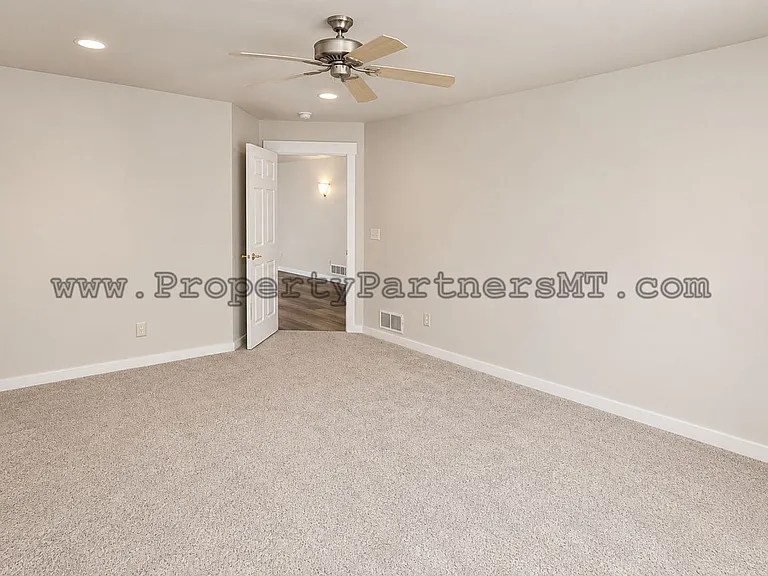 705 N Aster Ave — Photo 6