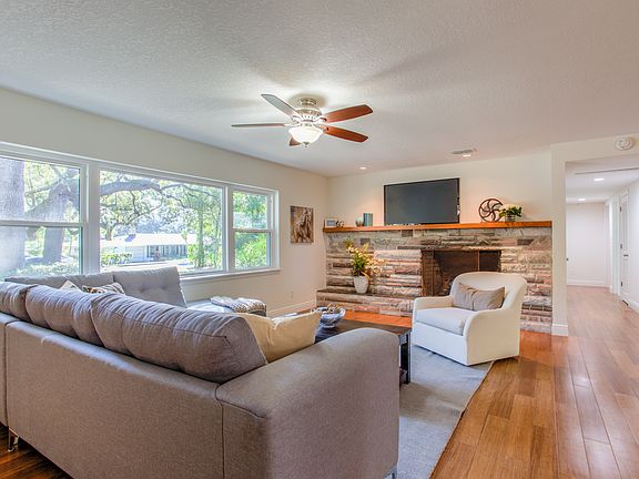 4th image of 430 Forest Lake Dr