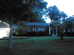 716 Risdon Dr, Saint Louis, MO 63135