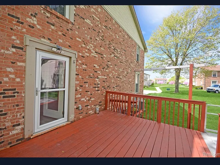 35274 Terrybrook Dr — Photo 4