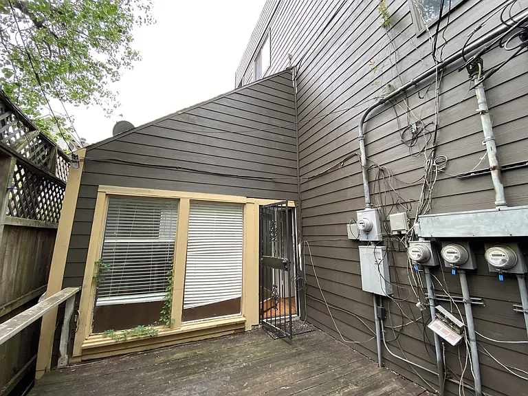406 Hawthorne St — Photo 10