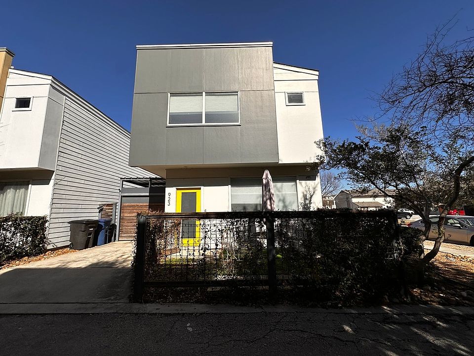 1st image of 923 Ogden St