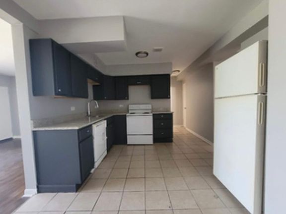 5th image of 3121-3122 W 79th St Unit 3