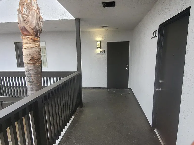 1335 W 2nd St #207 — Photo 23