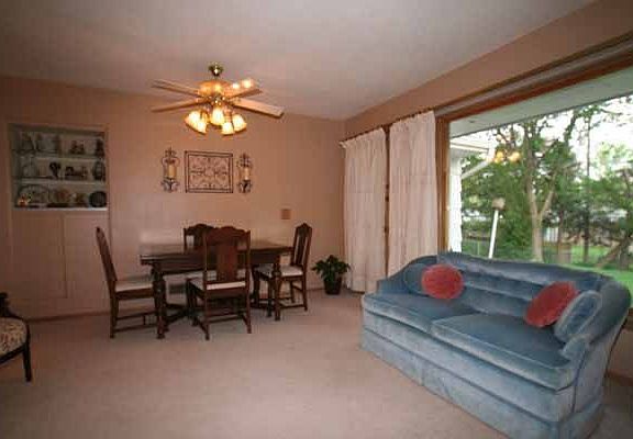 Great dining area off living room