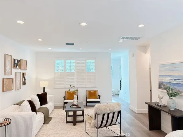 8459 Tweedy Ln, Downey, CA 90240