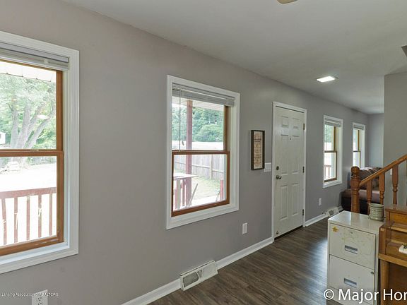 3rd image of 22743 Capital Ave NE