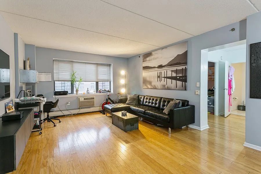 1st image of 1275 Grant Ave APT 2E
