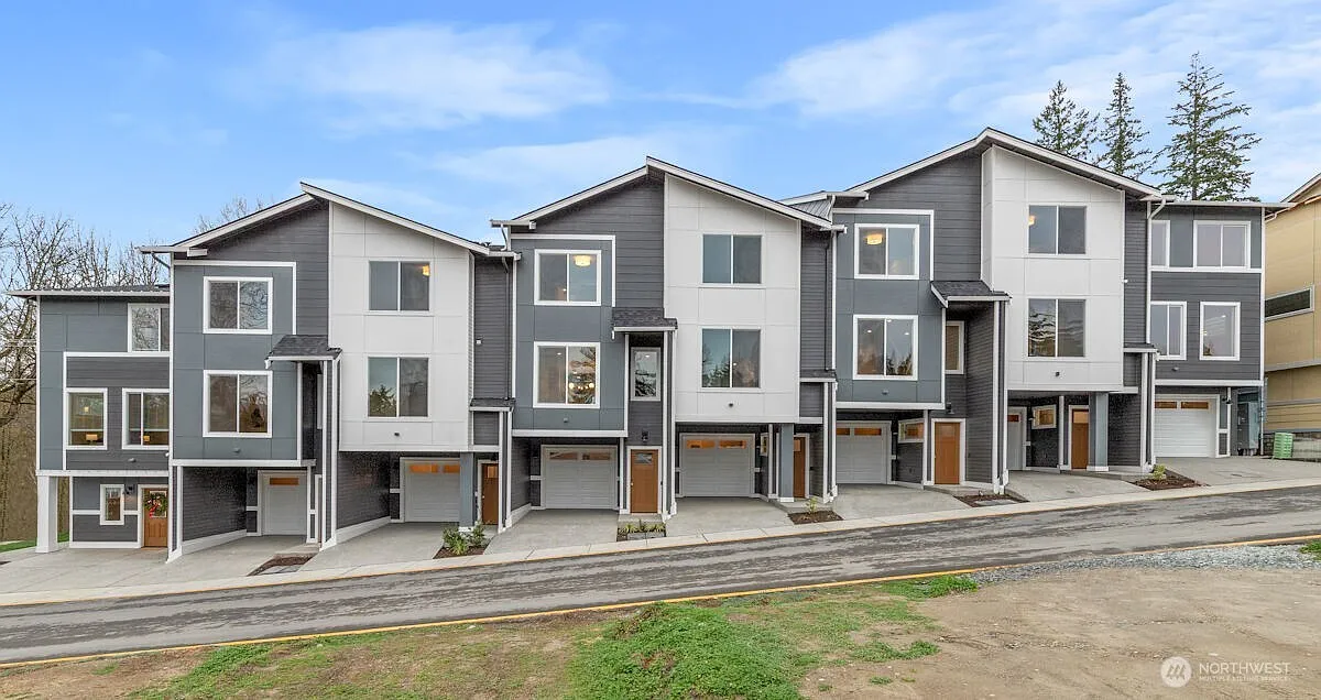 16823 Alder Way #E5 photo 1