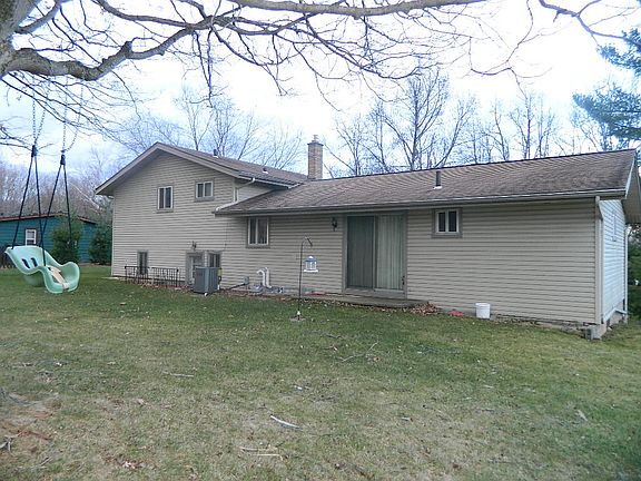 3rd image of 2101 Gary Dr