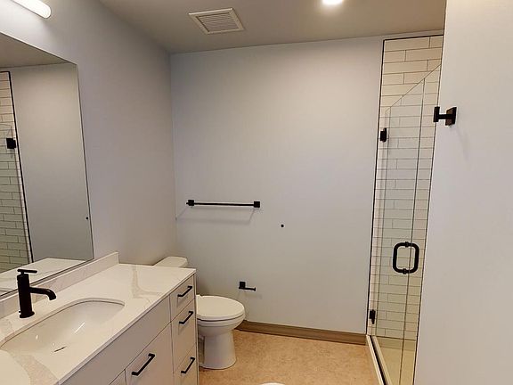 3rd image of 2151 N Elston Ave #225