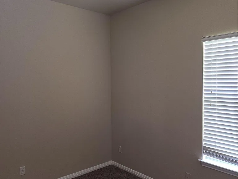 503 Gregory Ct — Photo 24