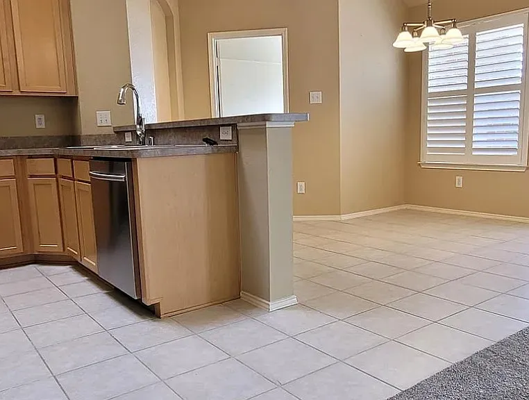 6402 Lake View Ln — Photo 4