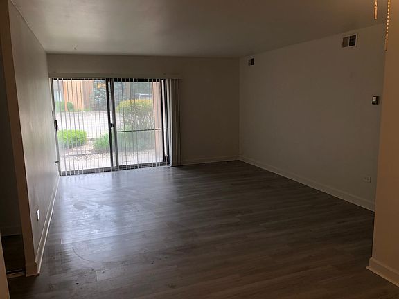 4th image of 6110 Knoll Valley Dr #110
