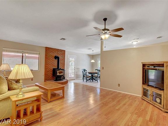 2nd image of 1118 Cummings Dr
