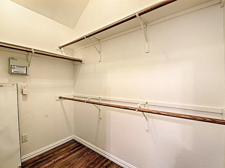 3912 Releigh Ct — Photo 15