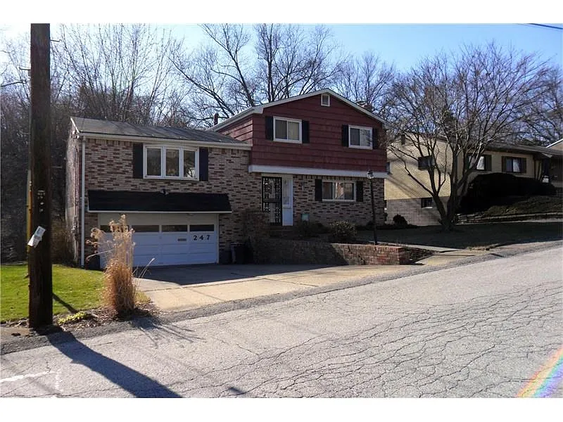 247 McKenzie Dr photo 1