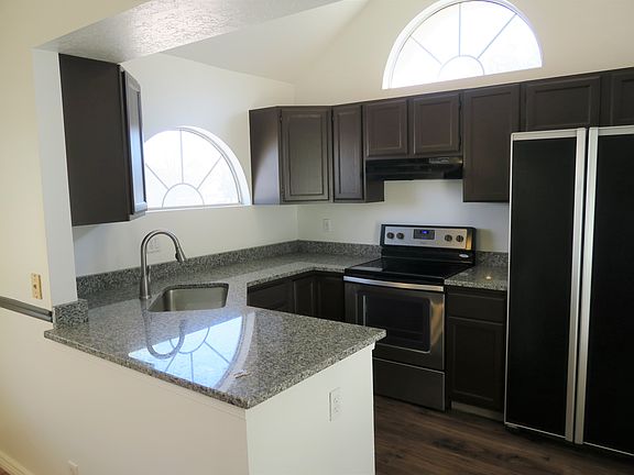 3rd image of 1439 W Spinnaker Row