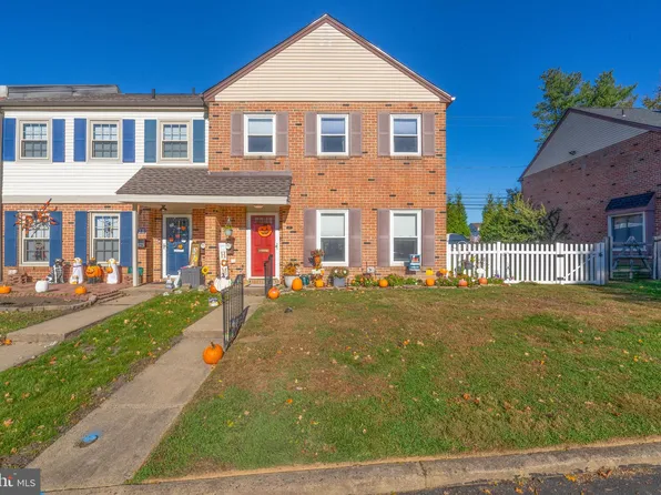 122 Garrison Ct, Langhorne, PA 19047