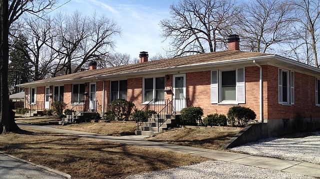 1st image of 704 Oak Ave #704