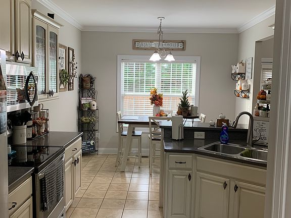 3rd image of 2569 Sweet Bay Cir NW